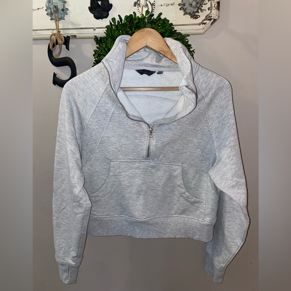 Woman’s Short 1/4 Zip Grey Sweatshirt Small - $10
